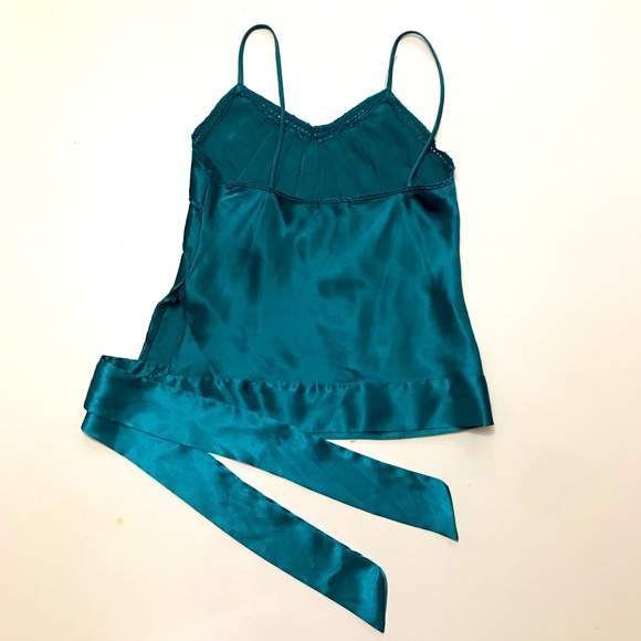 Spaghetti strap tank top - Picture 4 of 11